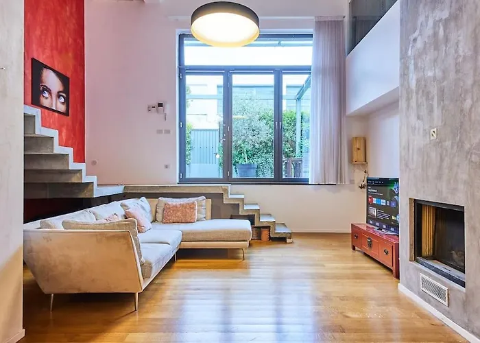 Ampia Casa Indipendente Con Giardino Privato
