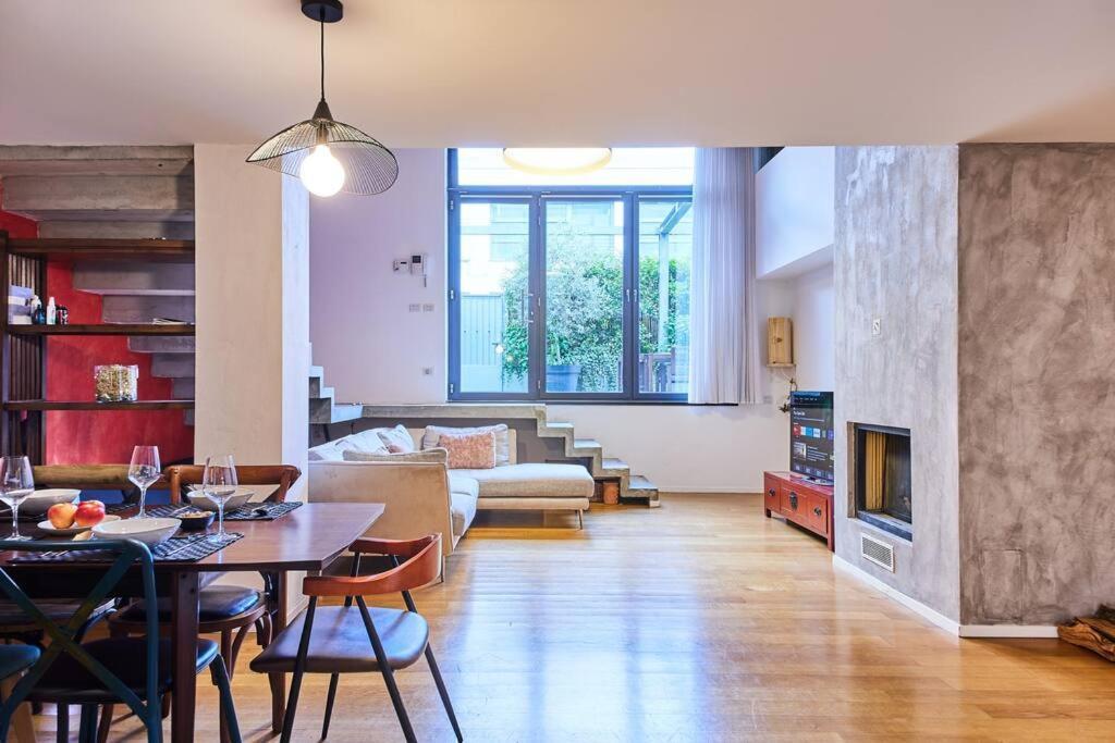 Ampia Casa Indipendente Con Giardino Privato