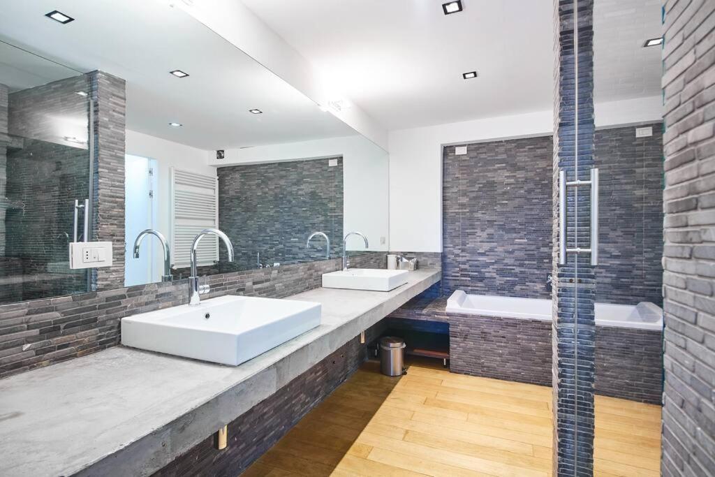 Appartement Ampia Casa Indipendente Con Giardino Privato *